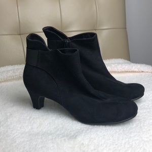 🌿AEROSOLES SUEDE BOOTIES